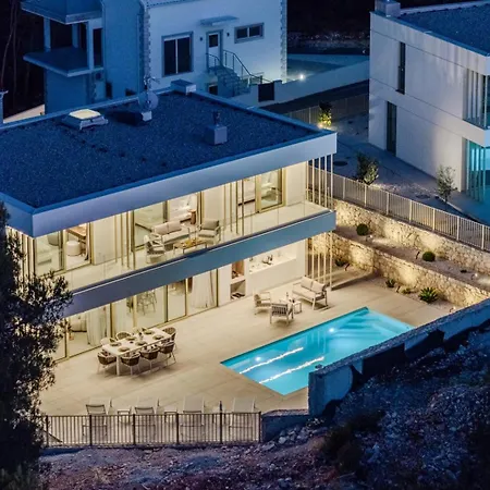 New Luxury Seaside Lemon Tree A-pool, Heated Pool & Sea View & Parking Villa