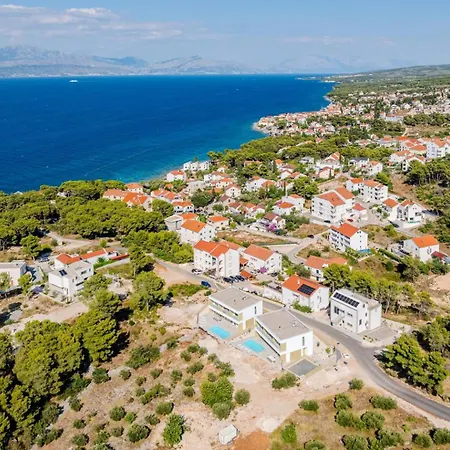 New Luxury Seaside Lemon Tree A-pool, Heated Pool & Sea View & Parking