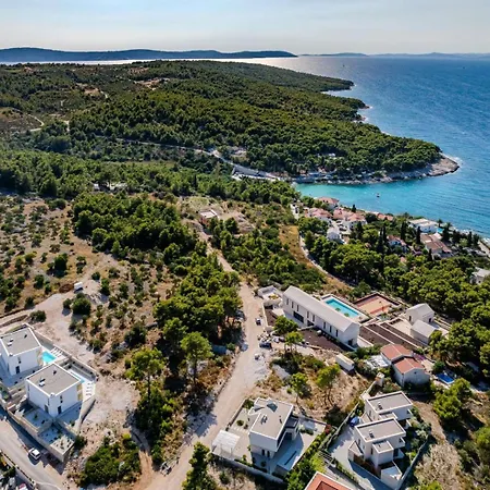 New Luxury Seaside Lemon Tree A-pool, Heated Pool & Sea View & Parking Villa