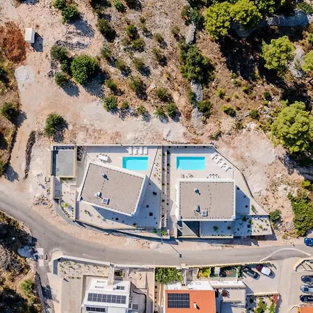 New Luxury Seaside Lemon Tree A-pool, Heated Pool & Sea View & Parking Villa