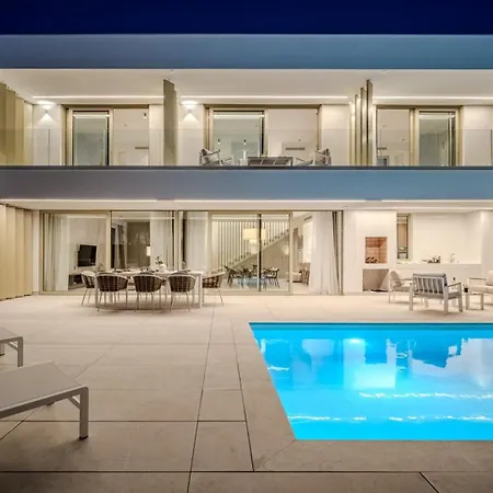 New Luxury Seaside Lemon Tree A-pool, Heated Pool & Sea View & Parking Sutivan