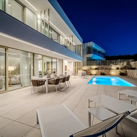 New Luxury Seaside Lemon Tree A-pool, Heated Pool & Sea View & Parking
