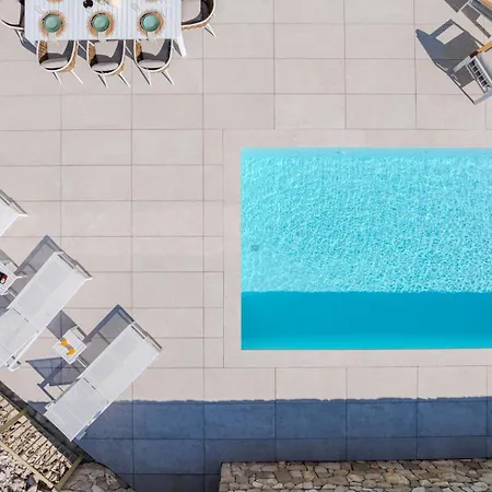 New Luxury Seaside Lemon Tree A-pool, Heated Pool & Sea View & Parking * Sutivan