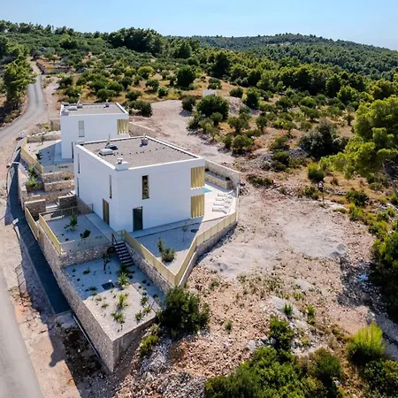 Villa New Luxury Seaside Lemon Tree A-pool, Heated Pool & Sea View & Parking