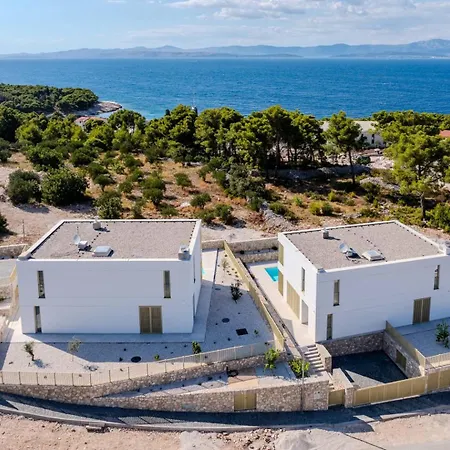 New Luxury Seaside Lemon Tree A-pool, Heated Pool & Sea View & Parking Villa *