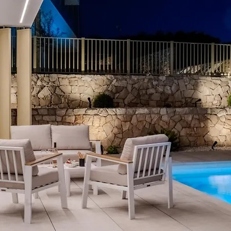Villa New Luxury Seaside Lemon Tree A-pool, Heated Pool & Sea View & Parking