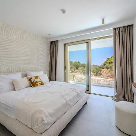 Villa New Luxury Seaside Lemon Tree A-pool, Heated Pool & Sea View & Parking *