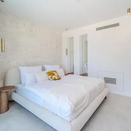 New Luxury Seaside Lemon Tree A-pool, Heated Pool & Sea View & Parking