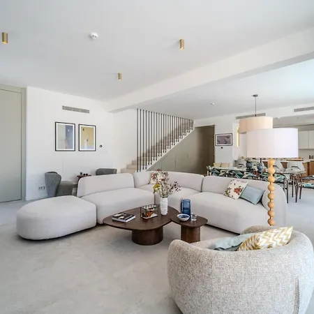 Villa New Luxury Seaside Lemon Tree A-pool, Heated Pool & Sea View & Parking