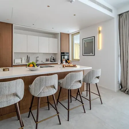 New Luxury Seaside Lemon Tree A-pool, Heated Pool & Sea View & Parking Villa Sutivan