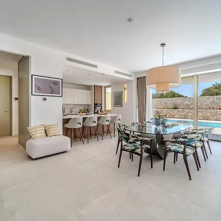New Luxury Seaside Lemon Tree A-pool, Heated Pool & Sea View & Parking Villa Sutivan