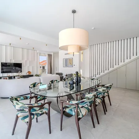 New Luxury Seaside Lemon Tree A-pool, Heated Pool & Sea View & Parking *