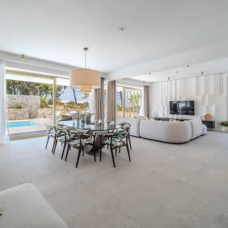New Luxury Seaside Lemon Tree A-pool, Heated Pool & Sea View & Parking Sutivan