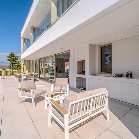 Villa New Luxury Seaside Lemon Tree A-pool, Heated Pool & Sea View & Parking *